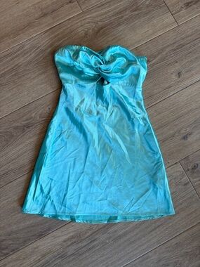 👗 Lucy in the Sky Satin Twist Cutout Dress in Mint green size small NWOT